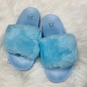 NWT**Light Blue Faux Fur Slides